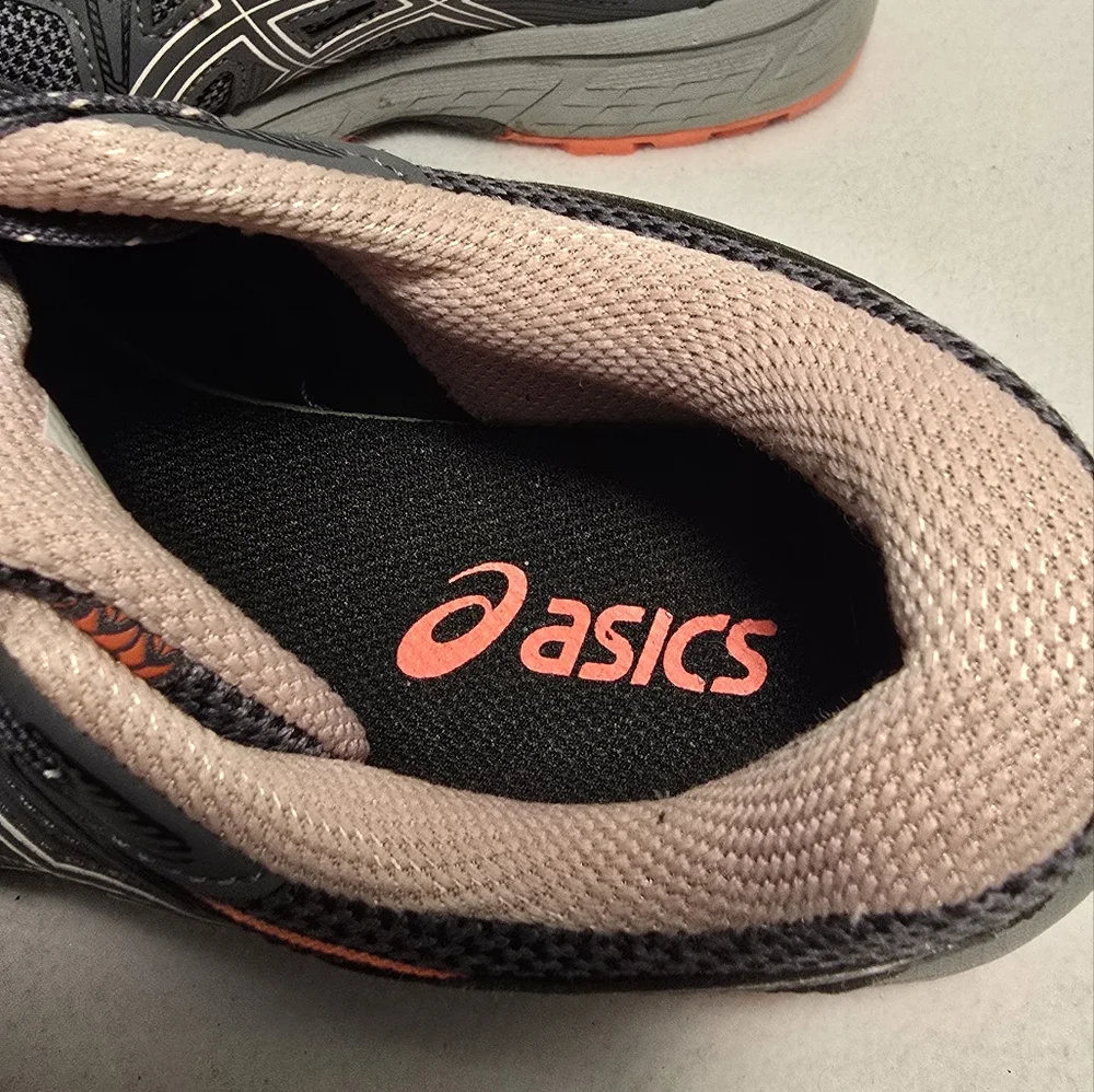 Asics Gel-venture 8 Running Shoes. 7.5